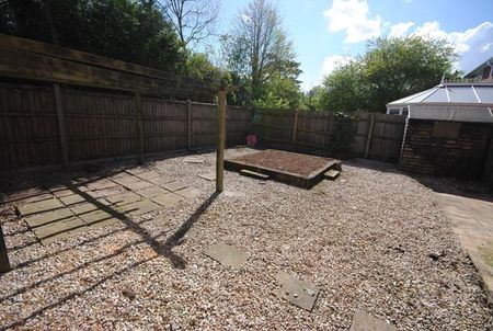 3 bedroom detached house to rent - Photo 4