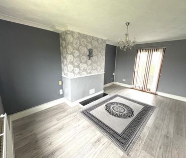 3 bedroom semi-detached house to rent - Photo 2