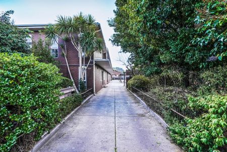 7/204 Neerim Road, Carnegie VIC 3163 - Apartment For Rent | Domain - Photo 4