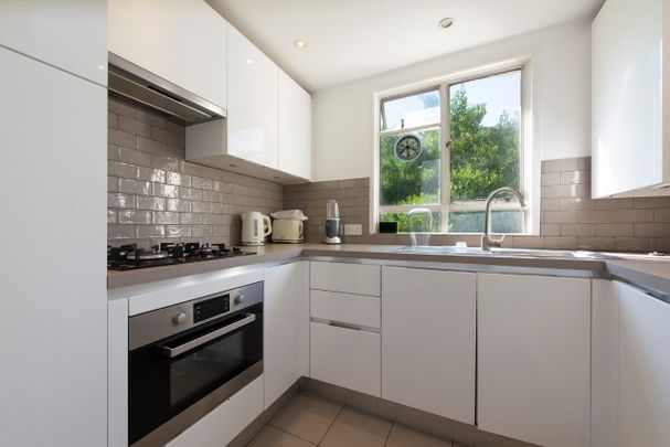 Warwick Avenue, Maida Vale, W9, London - Photo 1