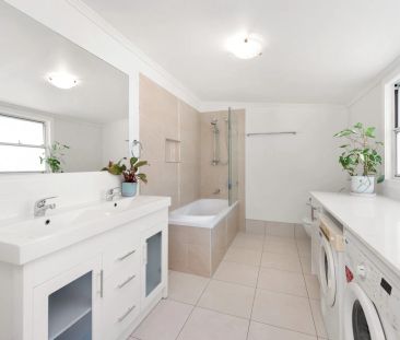 Charming & Updated Family Home in Quiet Holland Park Setting - Photo 6