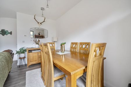 5 bedroom detached house to rent - Photo 4