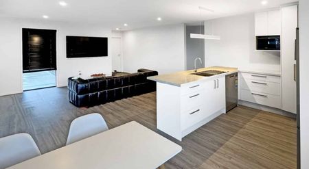 PAROA - GREYMOUTH - 4 BEDROOMS - Photo 2