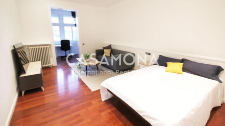 Spacious Room in Modern Co-living Apartment with Elevator - Photo 3