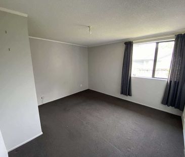 Charming 3 Bedroom Home - Photo 3