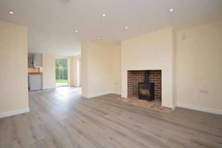 4 bedroom cottage to rent - Photo 2