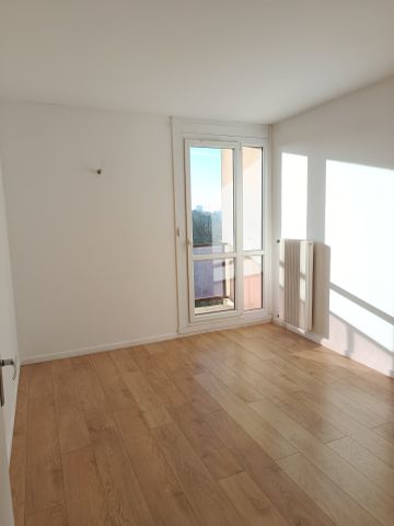 Location Appartement 4 pièces 106m² ORLEANS 45100 - Photo 2