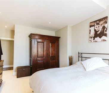 Burlington Road, - Photo 6