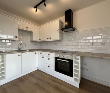 Two bedroom Flat - Photo 3