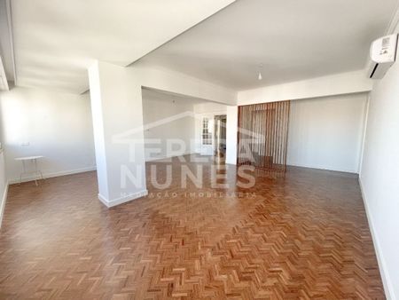 3 room luxury Flat for rent in Pedralvas, Lisbon - Photo 5