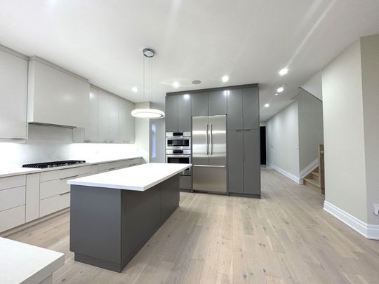 For Lease - 150 Viewmount Avenue, Toronto, Ontario - Photo 1