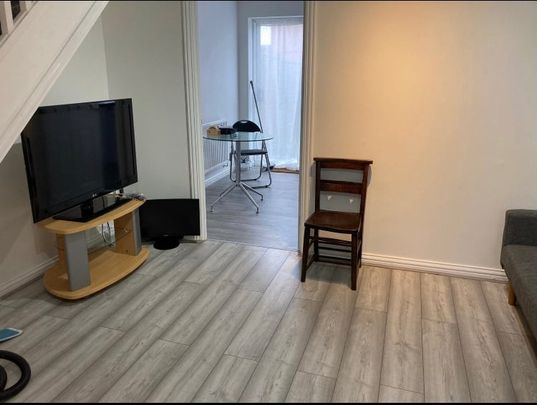 Room in a Shared House, Dunraven Avenue, LU1 - Photo 1