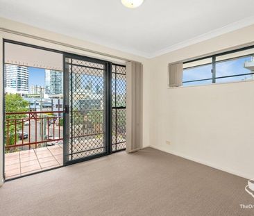 Huge Two Bed With City Views - Photo 6