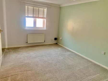 2 bedroom end of terrace house to rent - Photo 2