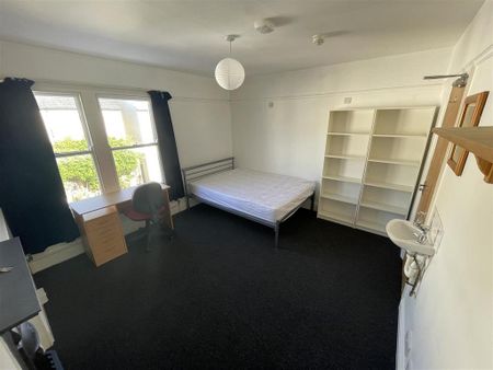 5 bedroom terraced house to rent - Photo 5