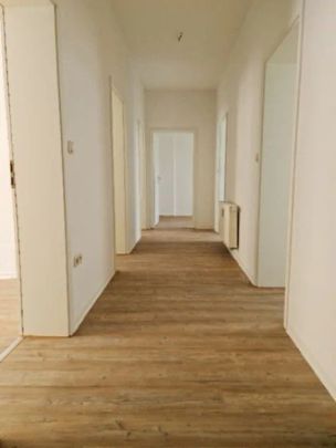 +++ Wir haben Platz für Kinder! Renovierte 4 Zimmer-Wohnung mit Abstellraum in zentraler Lage +++ - Foto 1