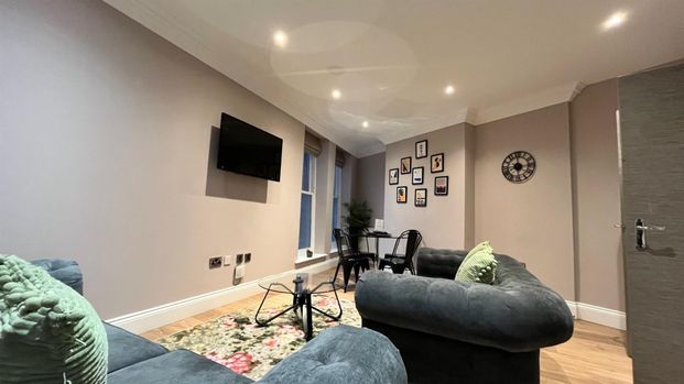 18 Kings Road - Photo 1