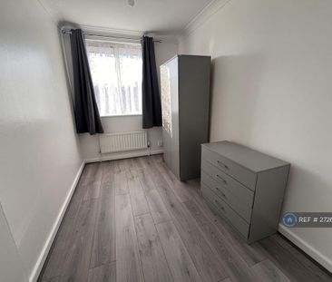 4 bedroom terraced house to rent - Photo 4