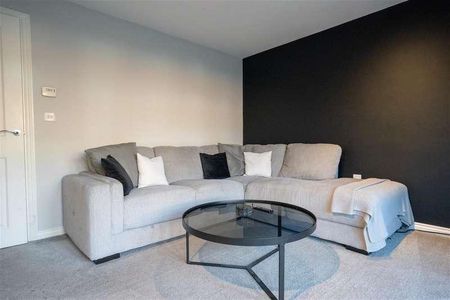 Griffin Lane, Solihull, B90 - Photo 2