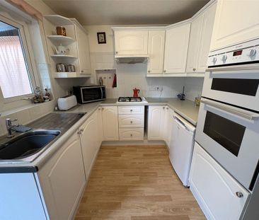 3 bedroom bungalow to rent - Photo 5