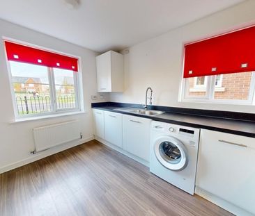4 bedroom semi-detached house to rent - Photo 2