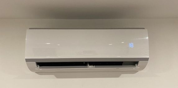 LUMINEUX ET SPACIEUX 4 1/2 DISPONIBLE LE 1ER FÉVRIER OU LE 1ER MARS 2026. - Photo 2