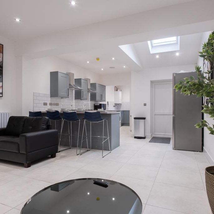 2 bedroom house share to rent - Photo 1