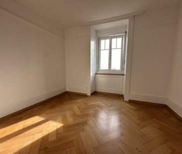 Beautiful 6-room apartment on the top floor of a building with char... - Photo 3