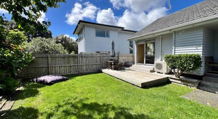 Neat & Sunny 3-Bedroom Home in a Convenient Lo... - Photo 5