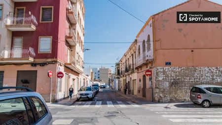 valencia, Valencian Community 46011 - Photo 3