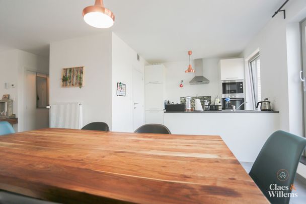 Ruim en lichtrijk duplex met staanplaats in Buizingen - Foto 1