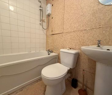 2 bedroom flat to rent - Photo 6