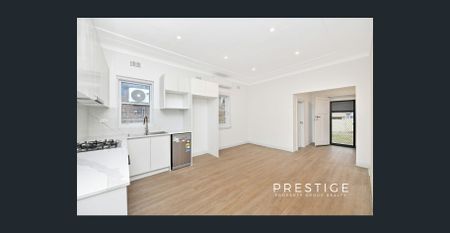 Newly renovated 3 Bedder - Photo 3