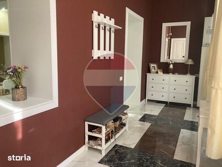 Apartament cu 3 camere pretebil pentru cabinet sau rezidential - Photo 4