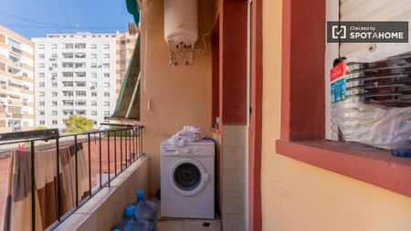 valencia, Valencian Community 46021 - Photo 4