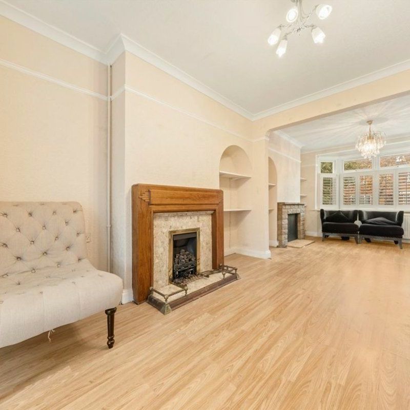 Tamworth Lane, Mitcham, CR4 - Photo 1