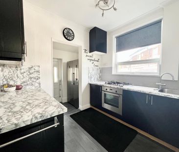 2 bedroom semi-detached house to rent - Photo 6