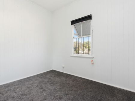 4 Marigold Street, Hemmant QLD 4174 - House For Rent | Domain - Photo 3