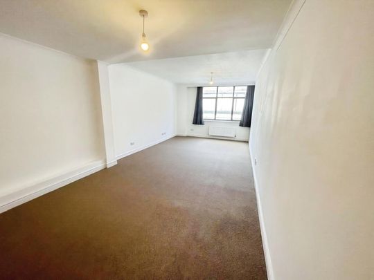3 bedroom flat to rent - Photo 1