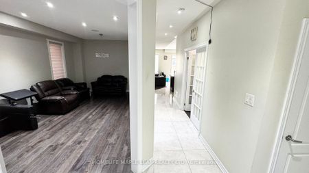 For Lease - 8 Ricardo Road, Brampton, Ontario - Photo 2