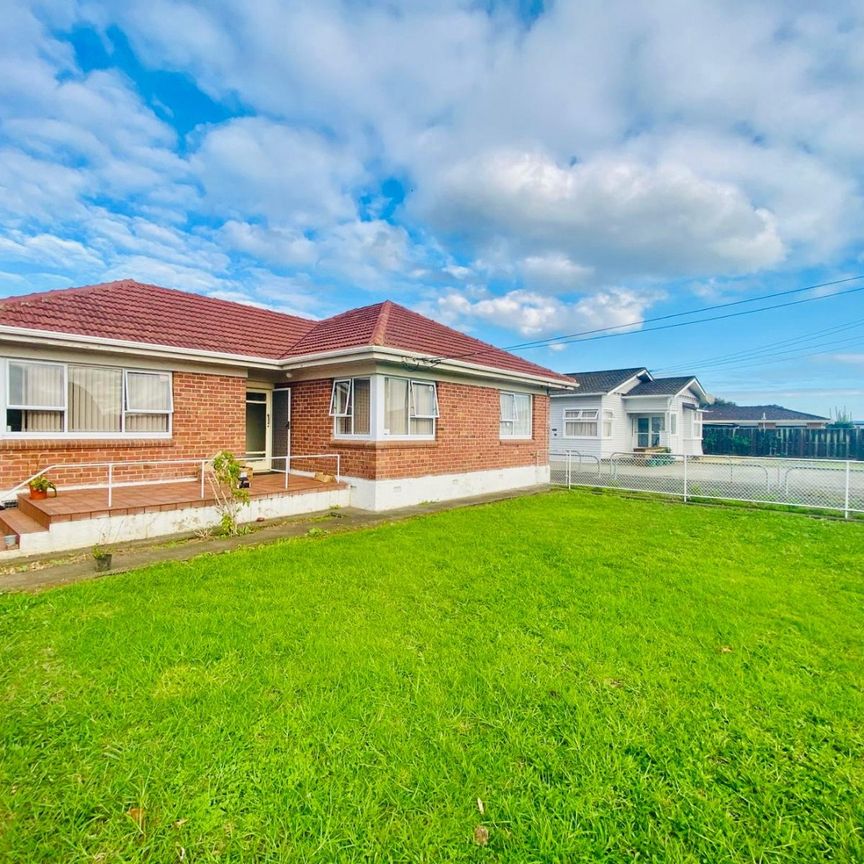 PAPATOETOE, 3 BEDROOMS - Photo 1