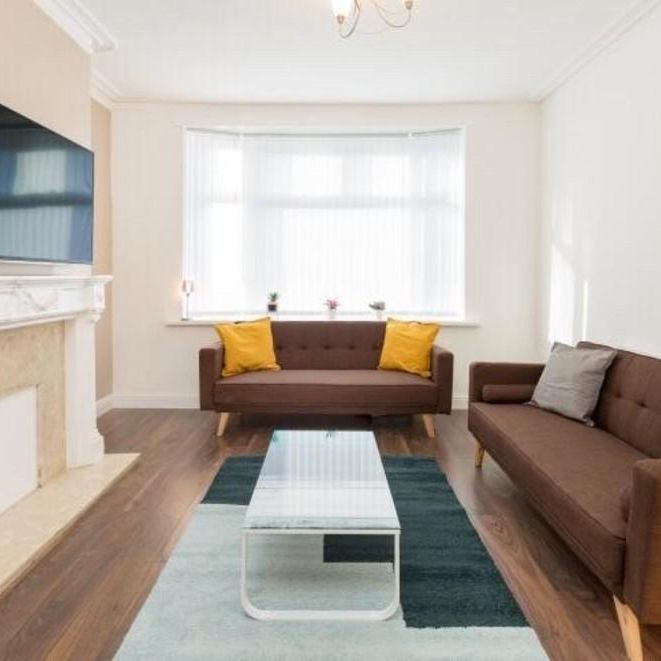 4 bedroom terraced house to rent - Photo 1