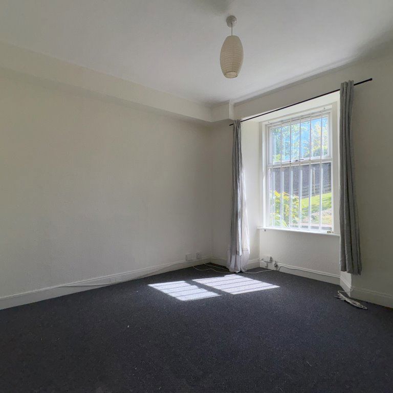 GL Lochee Road, Dundee - Photo 1