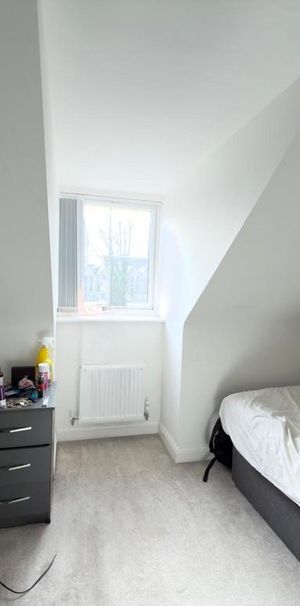 1 bedroom in a house share to rent - Photo 1