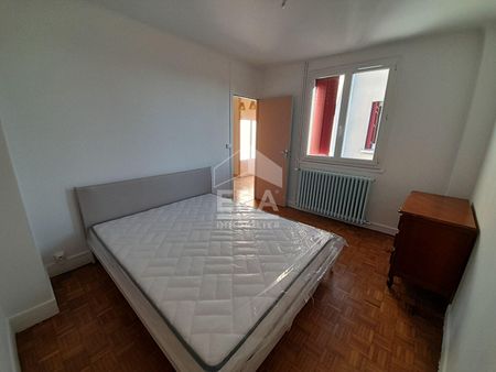 Location Appartement 3 pièces 92m² - Photo 4
