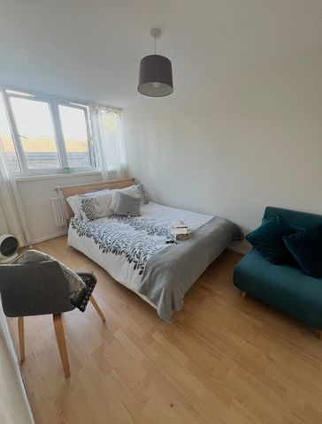 3 Bed Maisonette, Distillery Walk, TW8 - Photo 2