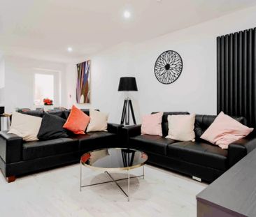 6 Beds 5 Baths - Photo 2