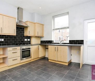 2 bedroom terraced house to rent - Photo 4