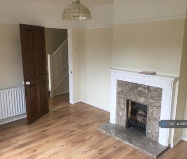 4 bedroom semi-detached house to rent - Photo 4