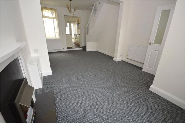 2 bedroom end of terrace house to rent - Photo 1